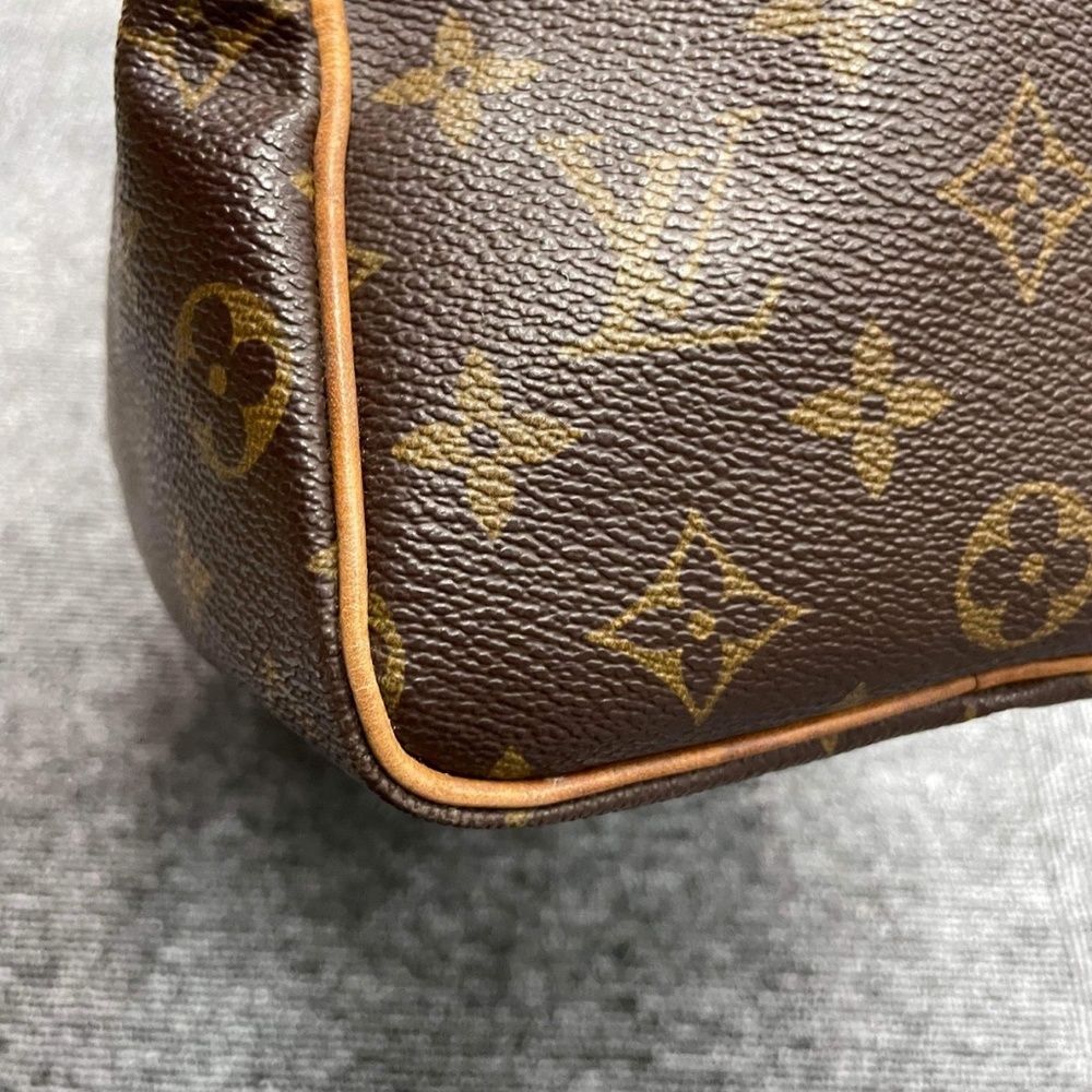 Authentic Louis Vuitton speedy 25 with dust bag, lock, and key - Picture 2 of 14